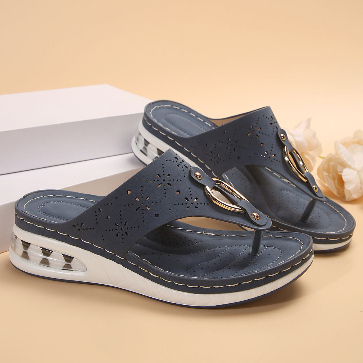 CoolAir Cushion Thong Sandals Summer Flip Flops Hollow Metal Buckle Wedges Shoes - Picture 7 of 9